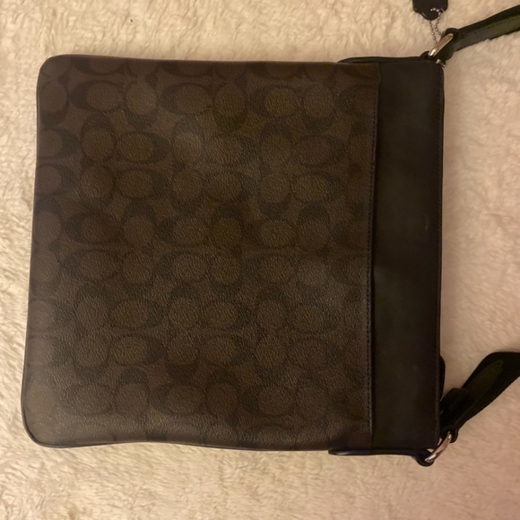 Coach Signature Crossbody - Picture 6 of 8